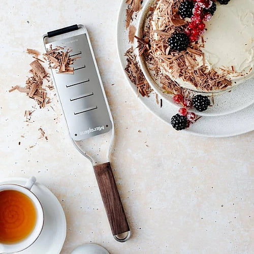 Microplane Master Series Schaaf Groot met walnoothouten handvat 43306