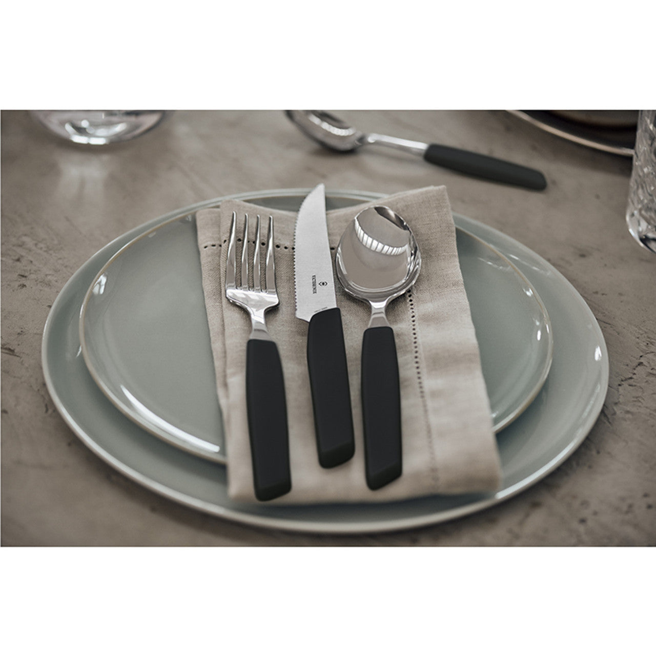 victorinox-tafelmes-swiss-modern-sfeer