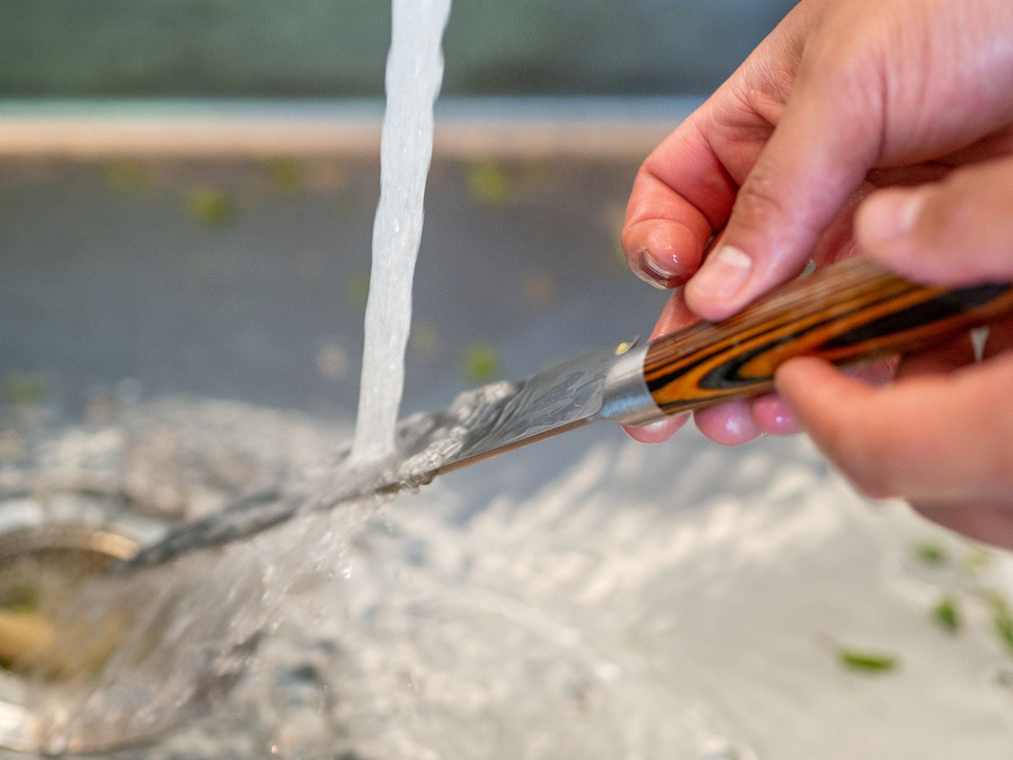 mes met de hand afwassen niet met de vaatwasser